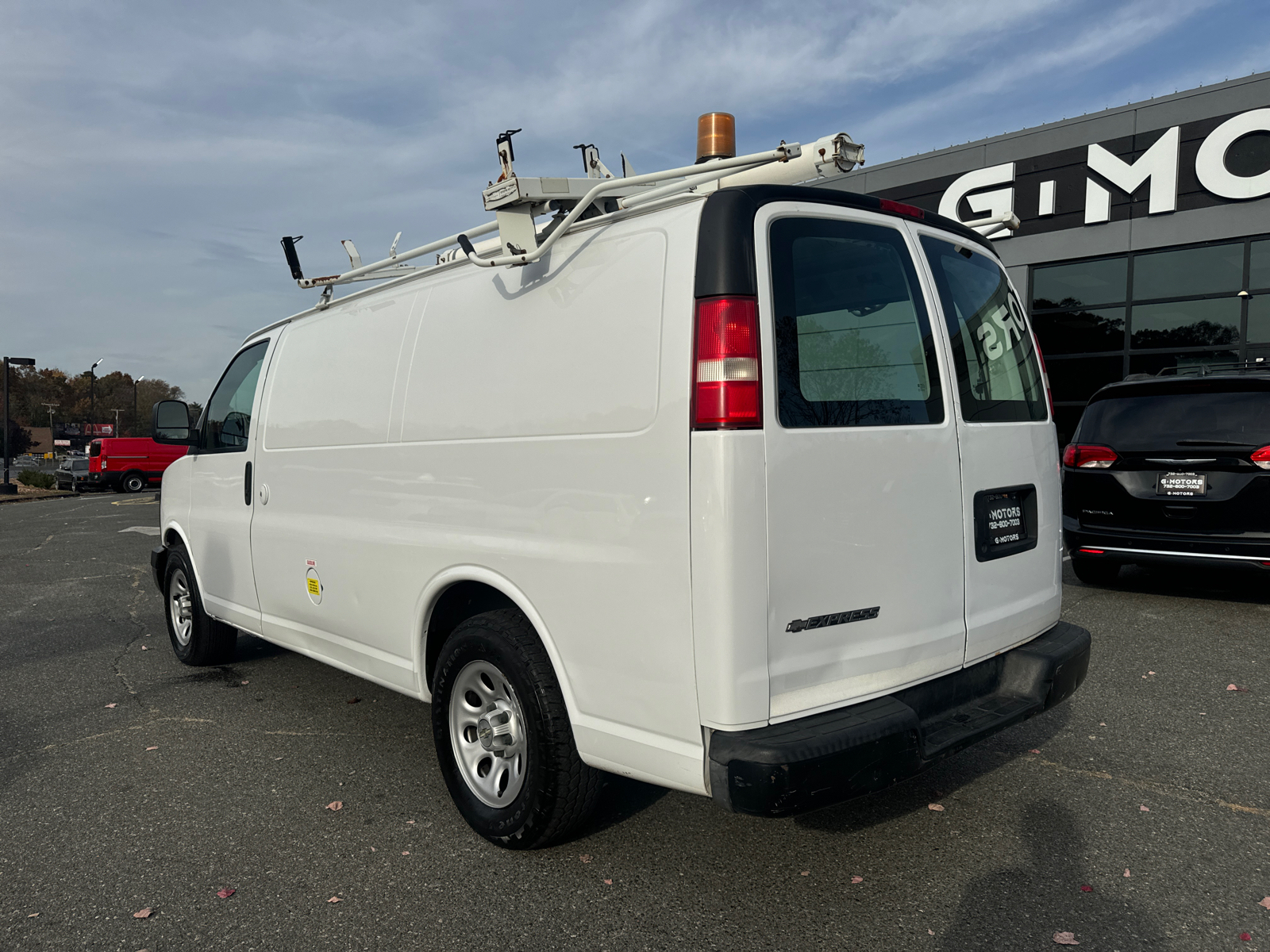 2009 Chevrolet Express 1500 Cargo Van 3D 5