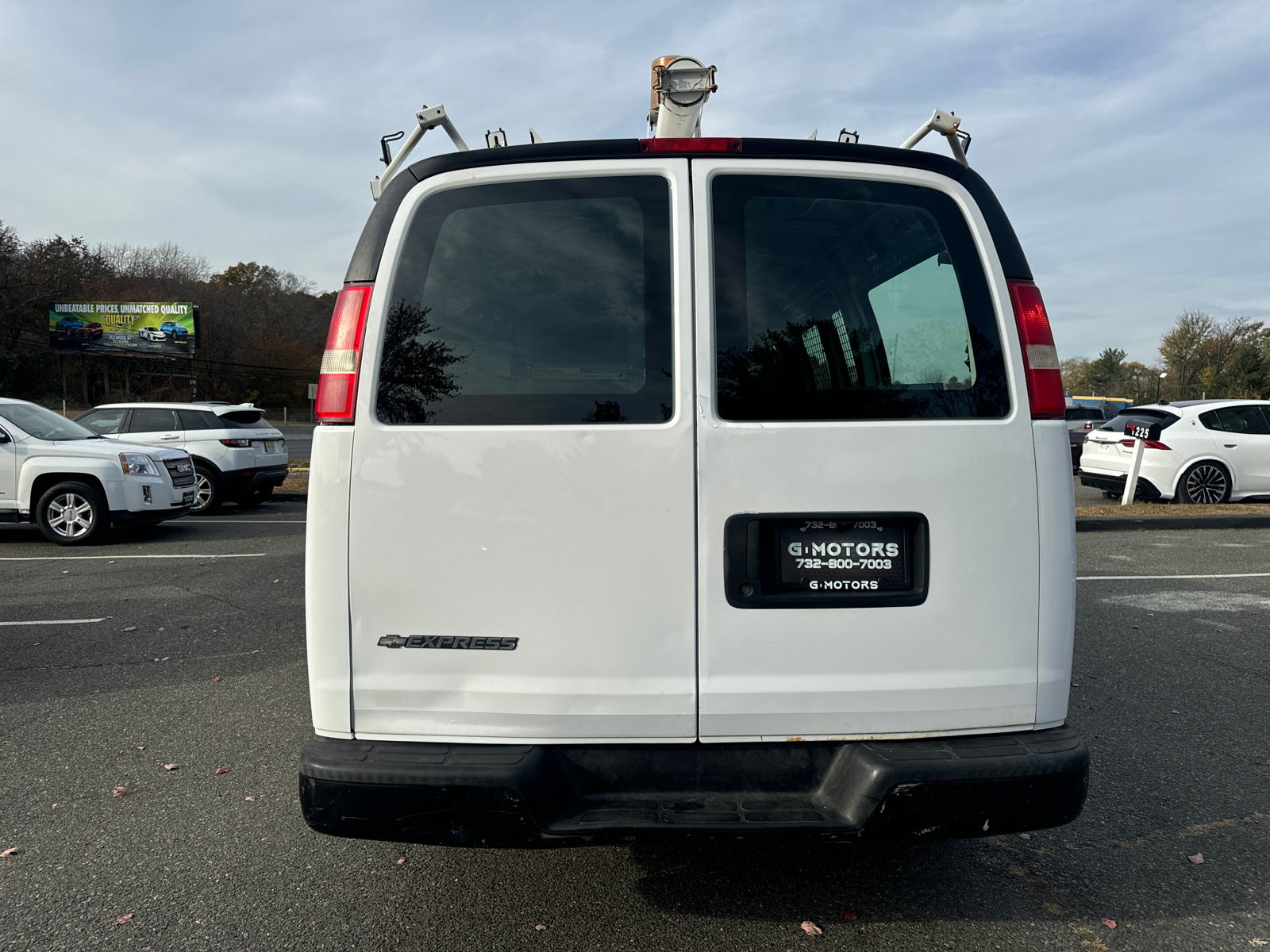 2009 Chevrolet Express 1500 Cargo Van 3D 7