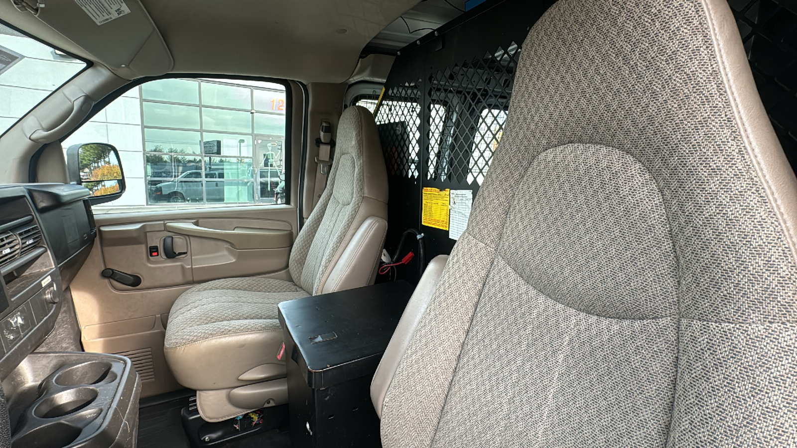 2009 Chevrolet Express 1500 Cargo Van 3D 35