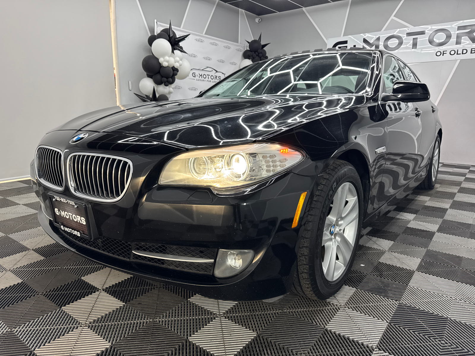 2013 BMW 5 Series 528i xDrive Sedan 4D 1