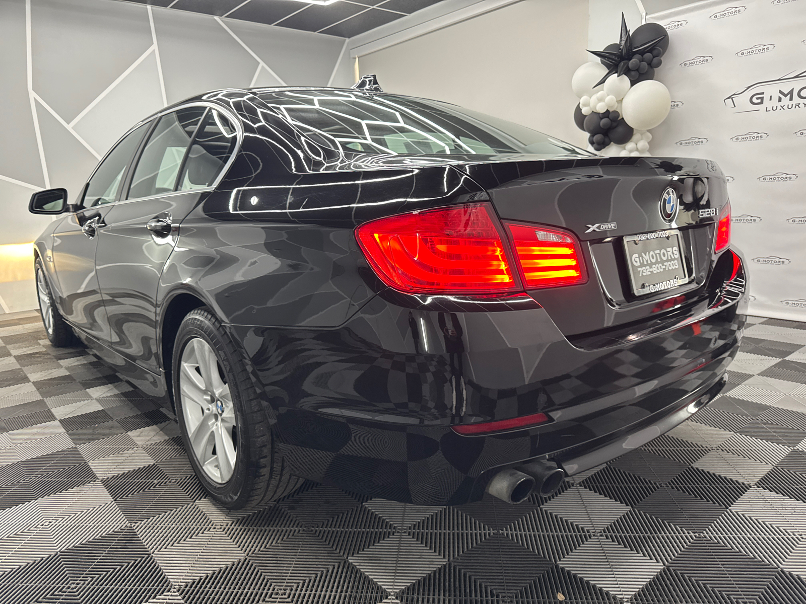 2013 BMW 5 Series 528i xDrive Sedan 4D 5