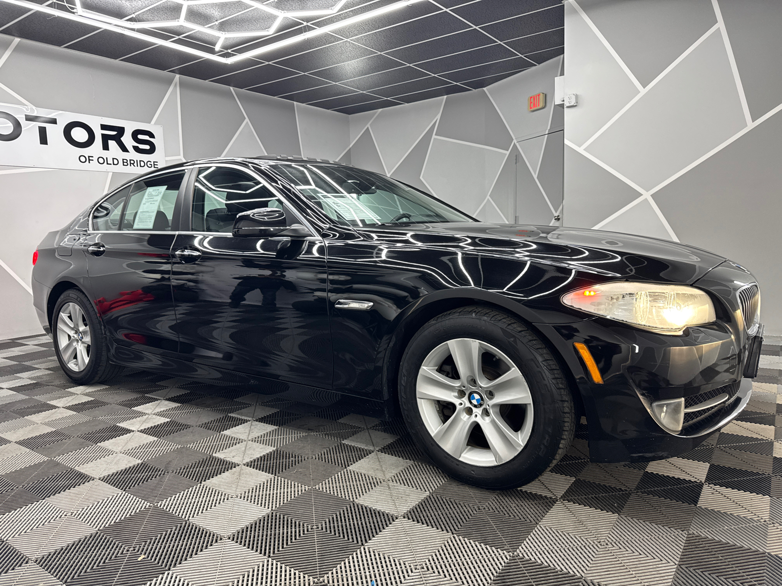 2013 BMW 5 Series 528i xDrive Sedan 4D 12