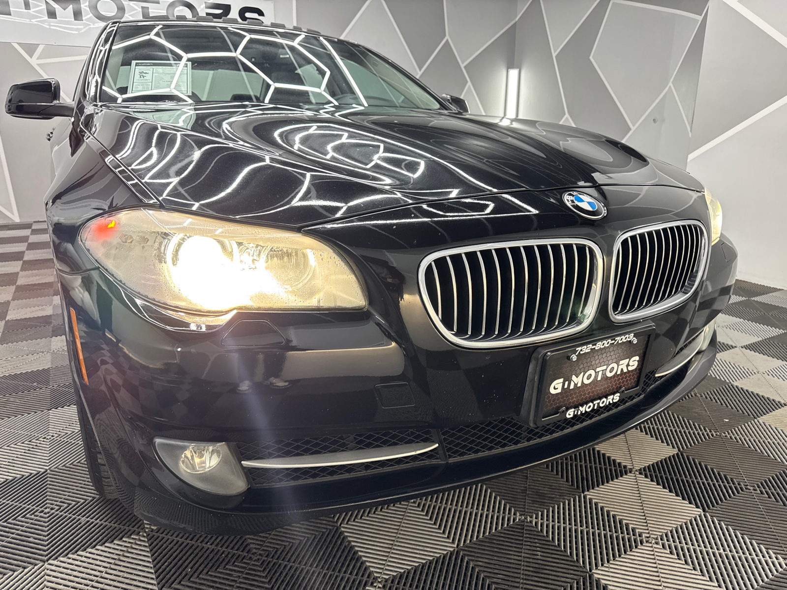 2013 BMW 5 Series 528i xDrive Sedan 4D 14