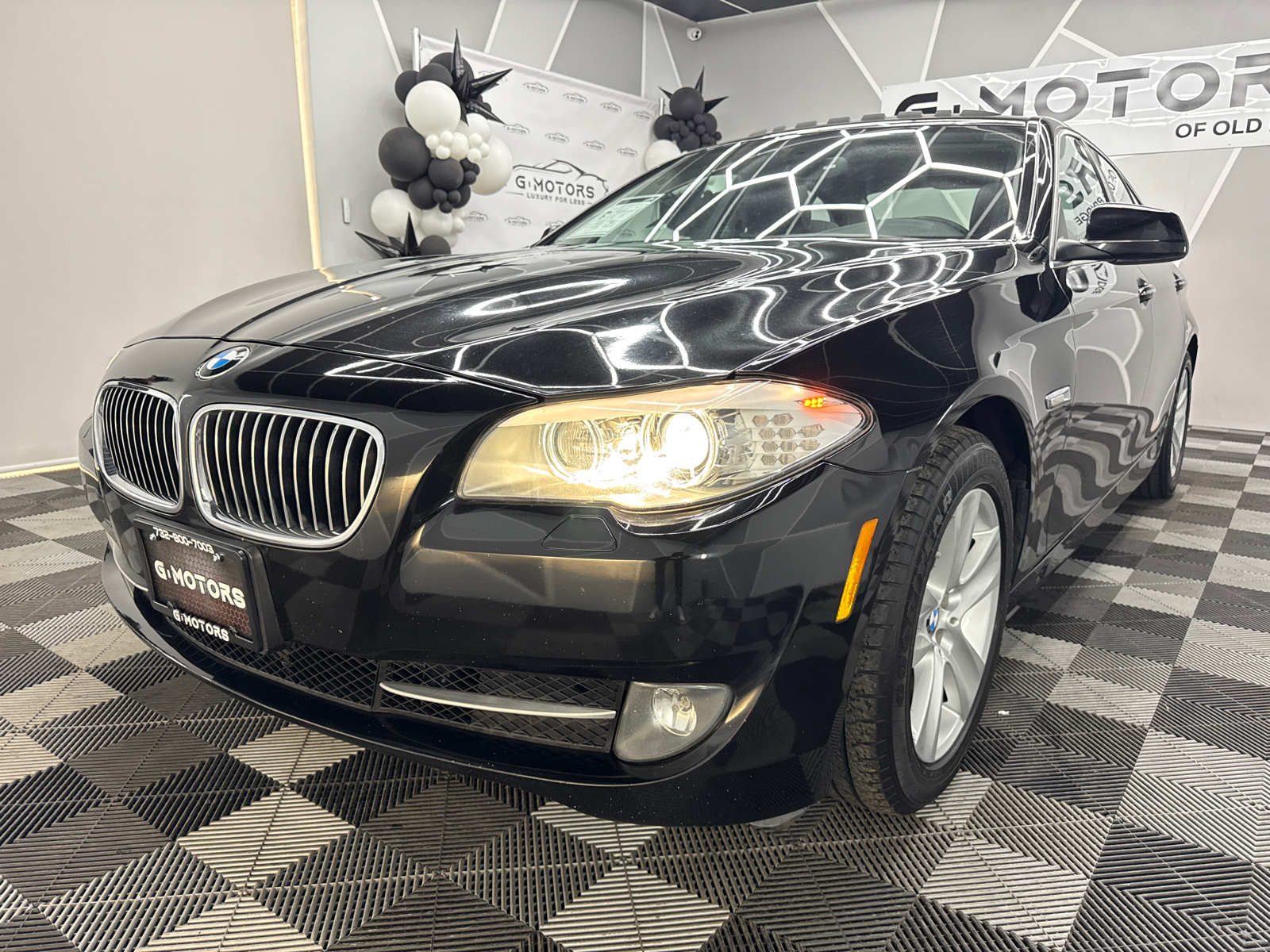 2013 BMW 5 Series 528i xDrive Sedan 4D 17