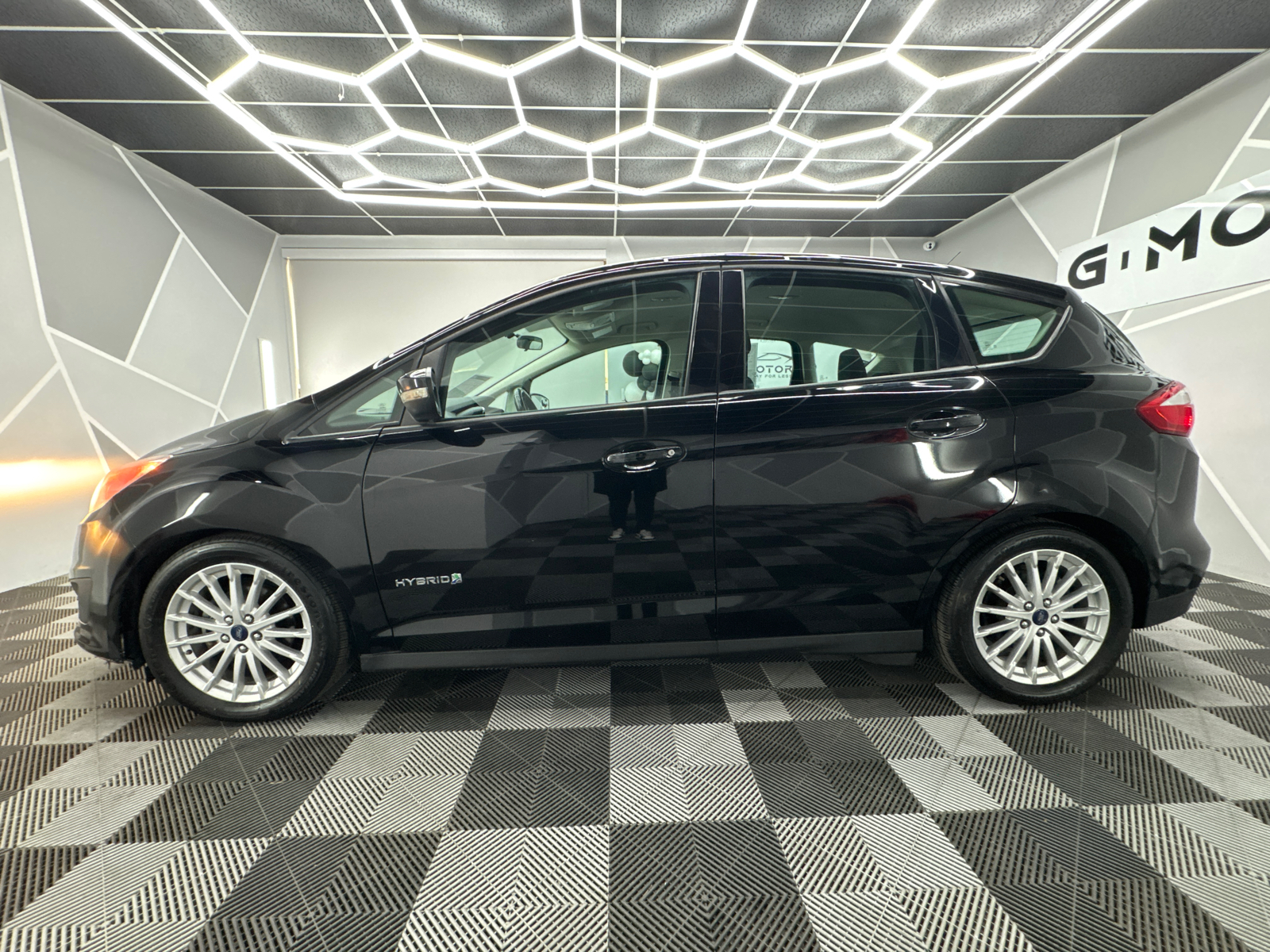 2016 Ford C-MAX Hybrid SE Wagon 4D 3