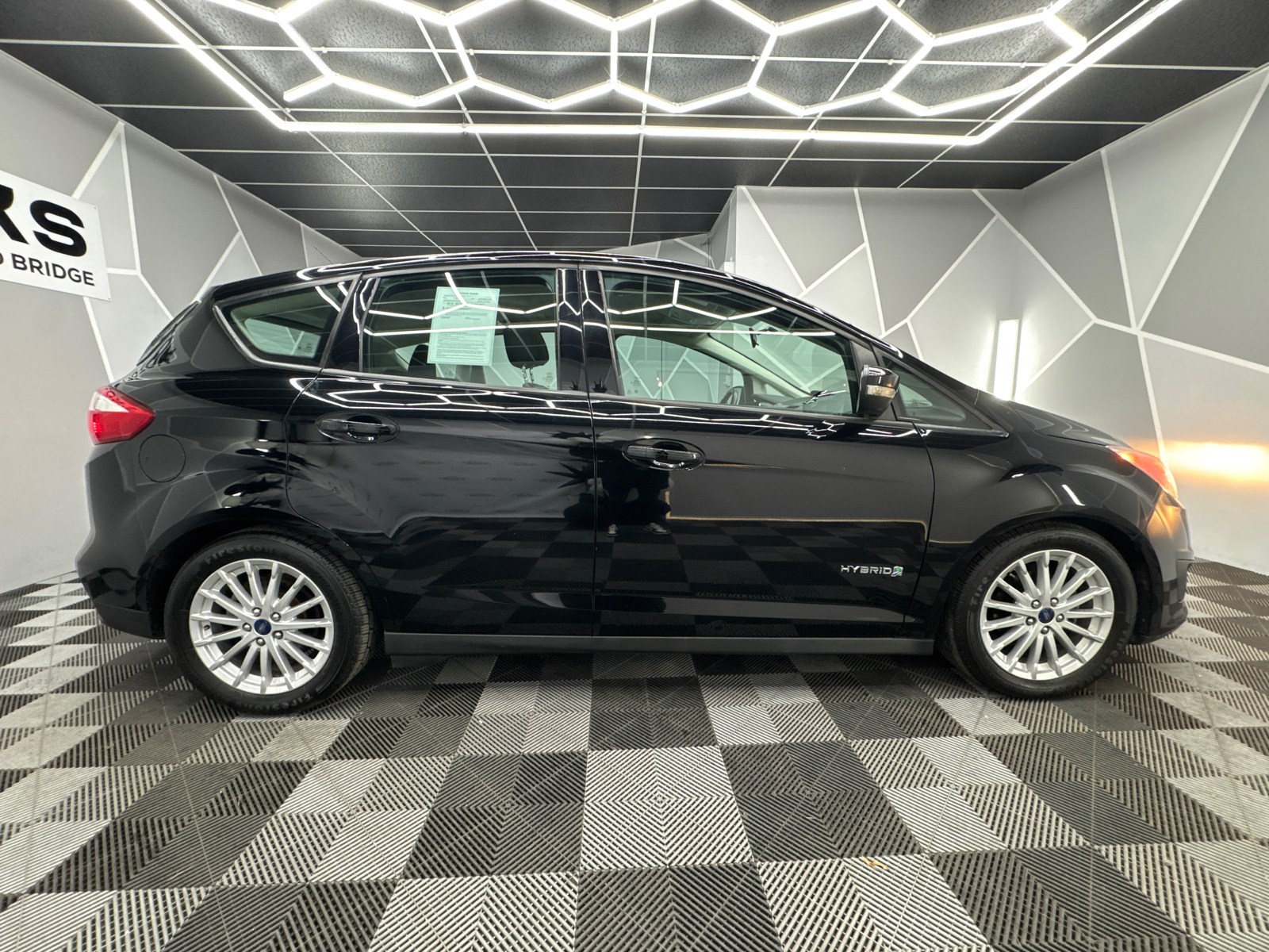 2016 Ford C-MAX Hybrid SE Wagon 4D 10