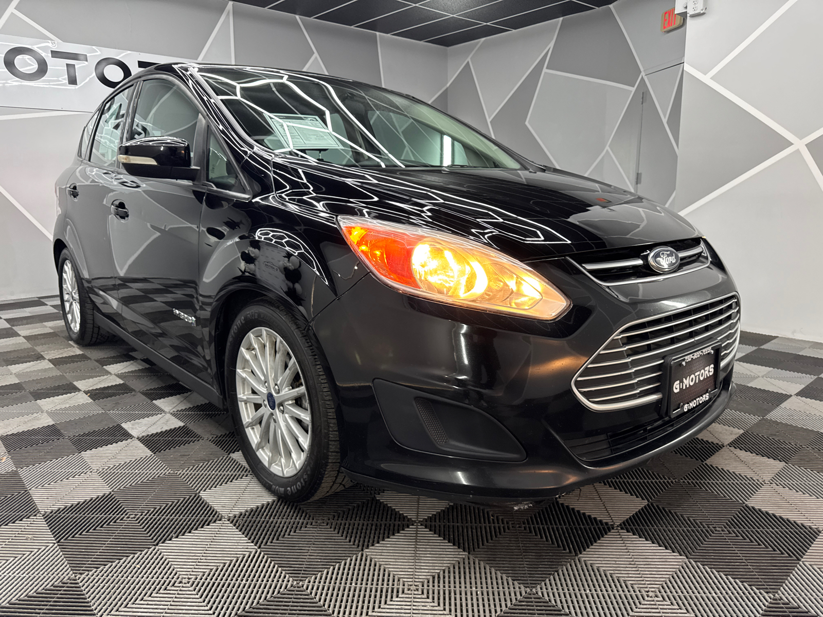 2016 Ford C-MAX Hybrid SE Wagon 4D 12