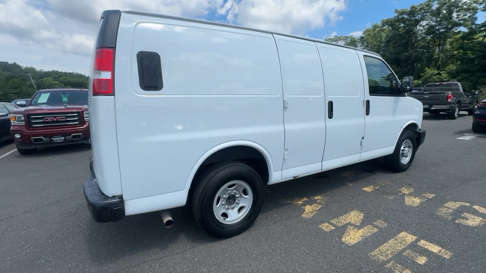 2017 Chevrolet Express 3500 Cargo Regular Van 3D 14