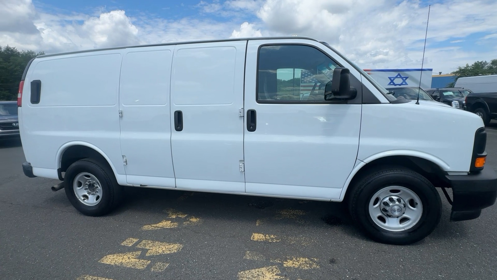 2017 Chevrolet Express 3500 Cargo Regular Van 3D 17