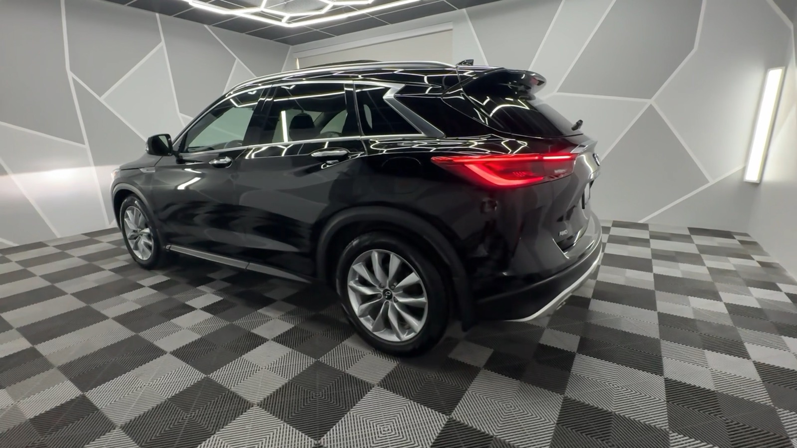 2021 INFINITI QX50 LUXE Sport Utility 4D 4