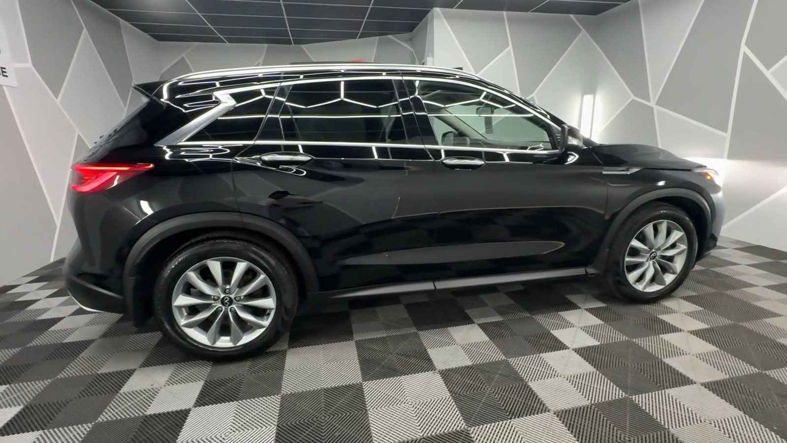 2021 INFINITI QX50 LUXE Sport Utility 4D 9