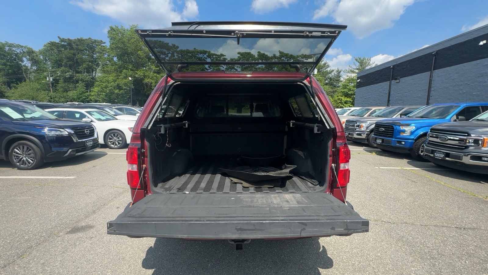 2015 GMC Sierra 1500 Crew Cab SLT Pickup 4D 5 3/4 ft 22