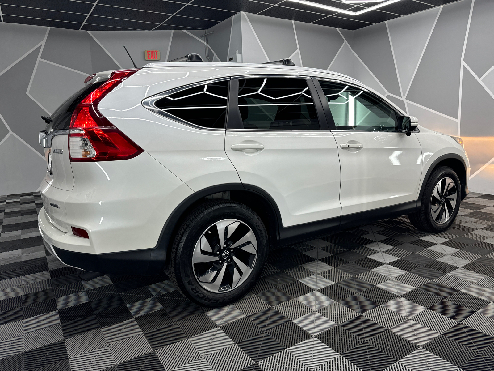 2015 Honda CR-V Touring Sport Utility 4D 10