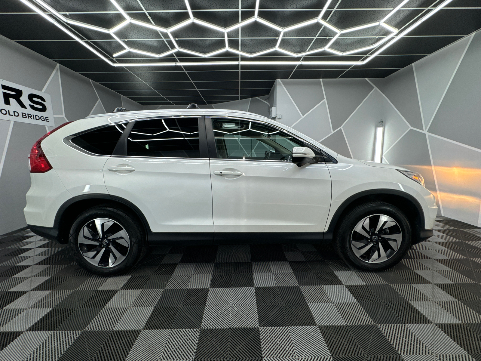 2015 Honda CR-V Touring Sport Utility 4D 11