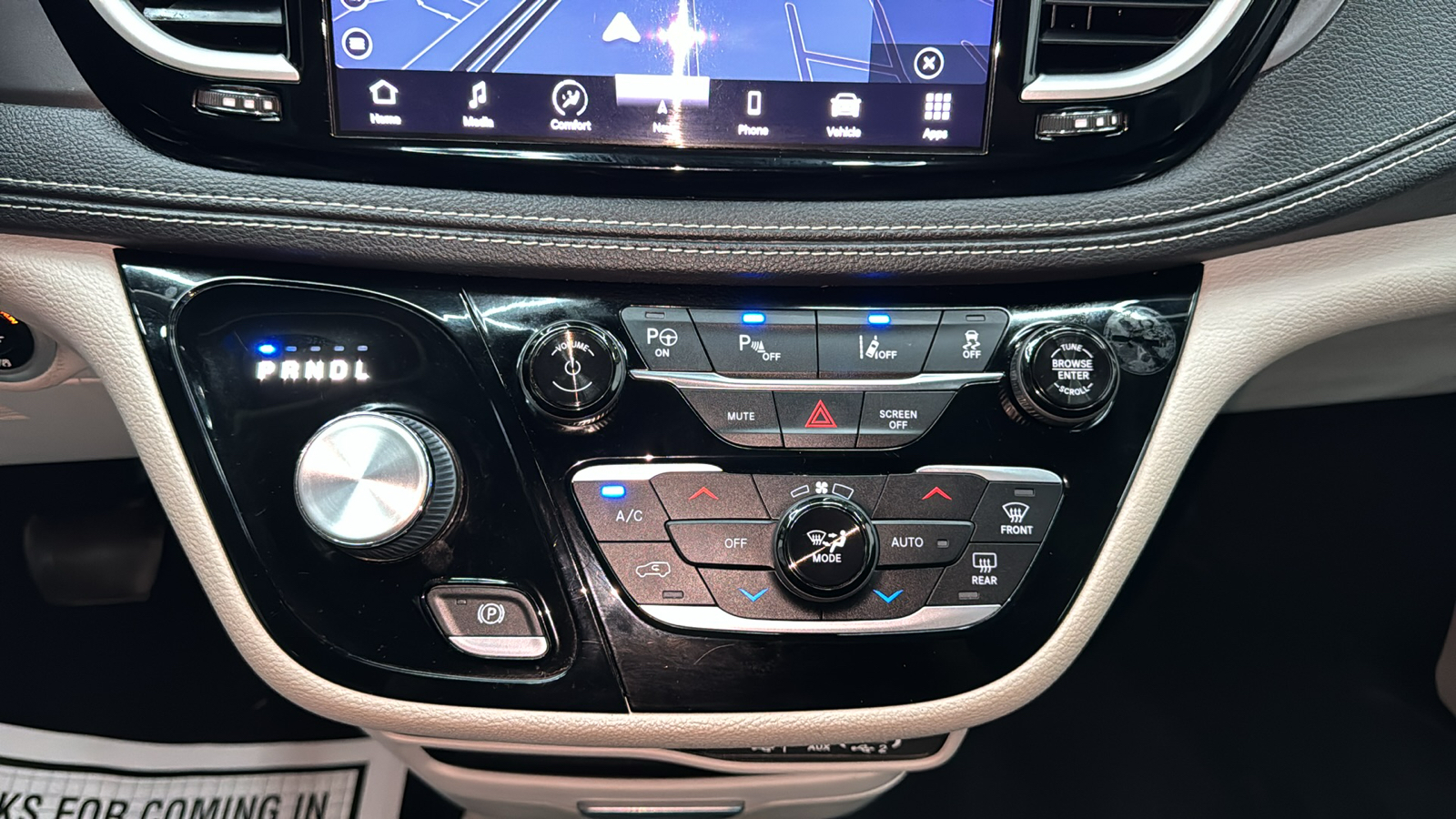 2022 Chrysler Pacifica Hybrid Touring L Van 4D 45