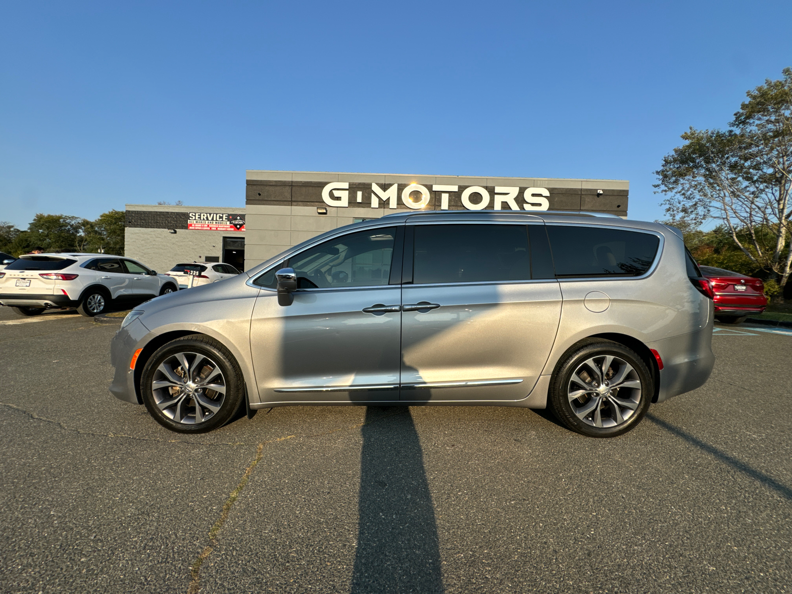 2018 Chrysler Pacifica Limited Minivan 4D 3