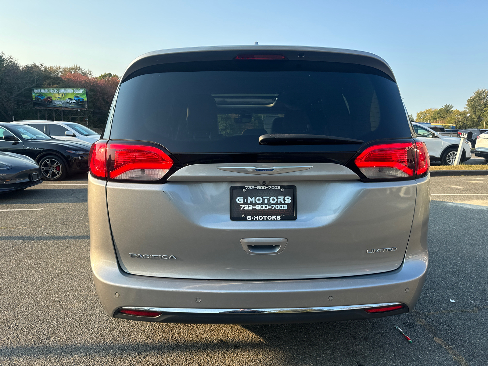 2018 Chrysler Pacifica Limited Minivan 4D 7