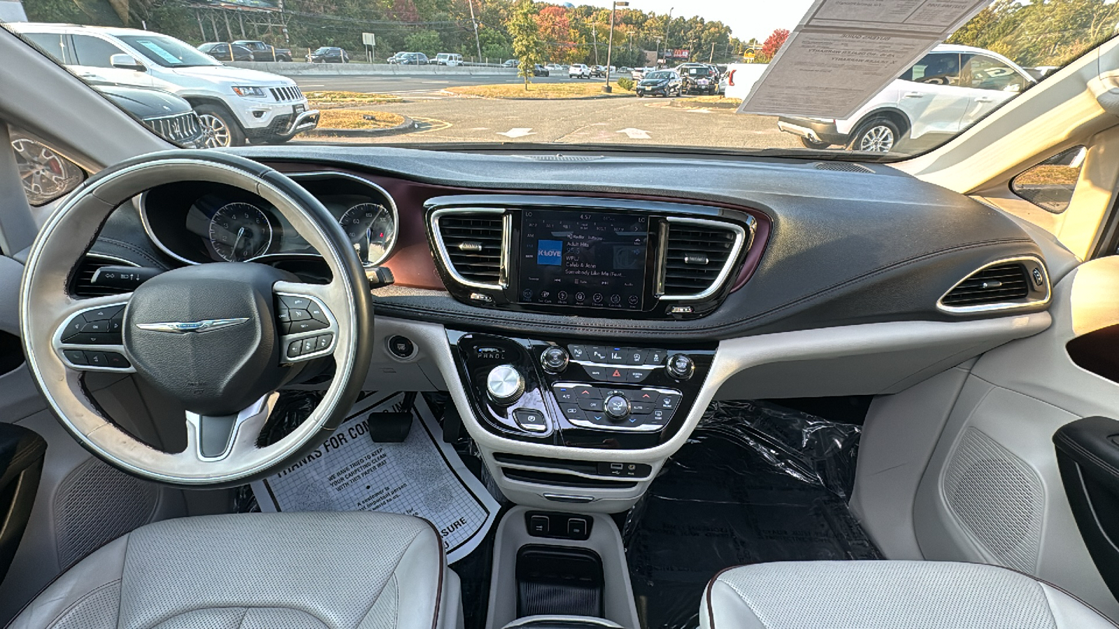 2018 Chrysler Pacifica Limited Minivan 4D 42