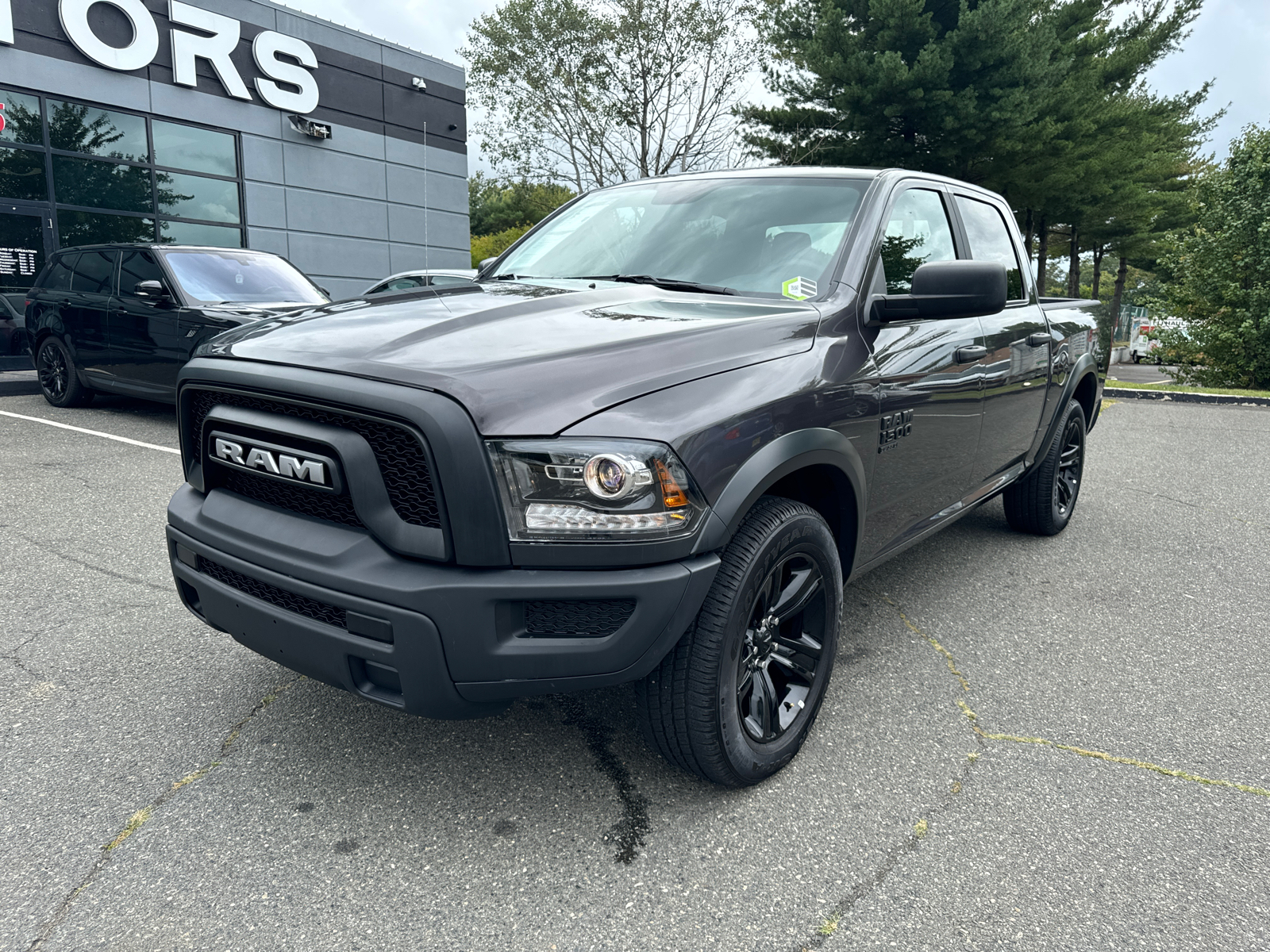 2024 Ram 1500 Classic Crew Cab SLT Pickup 4D 5 1/2 ft 1