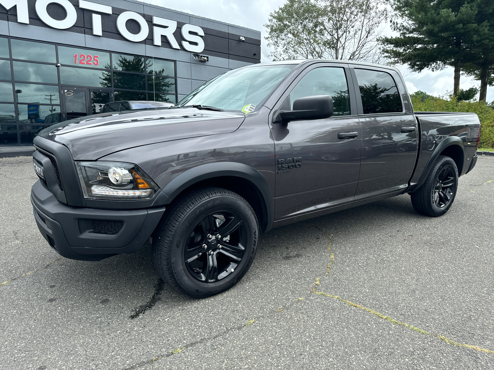 2024 Ram 1500 Classic Crew Cab SLT Pickup 4D 5 1/2 ft 2