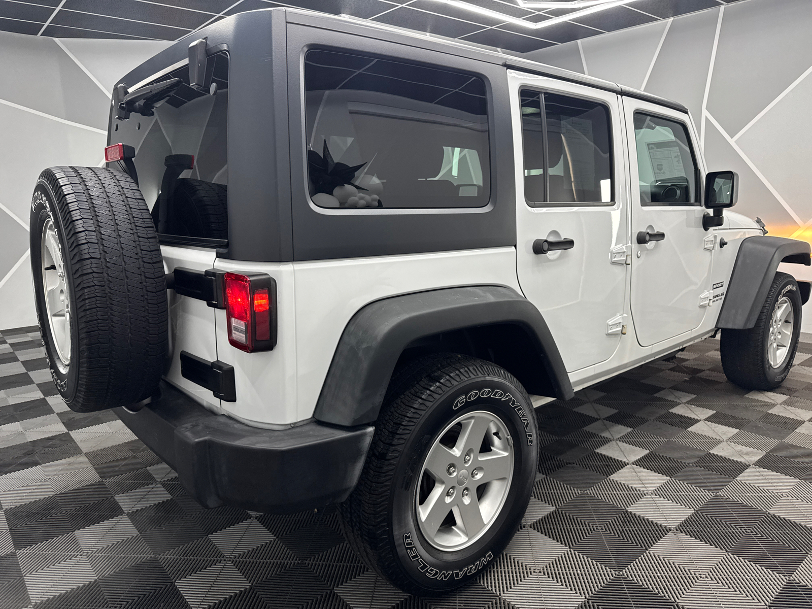 2016 Jeep Wrangler Unlimited Sport S Sport Utility 4D 9