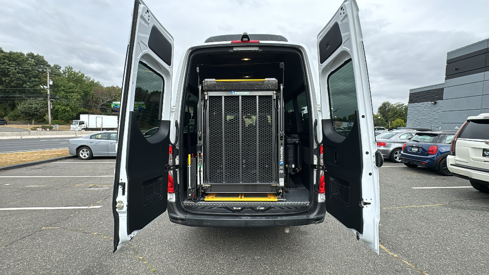 2019 Mercedes-Benz Sprinter 2500 Passenger High Roof w/170 WB Van 3D 20