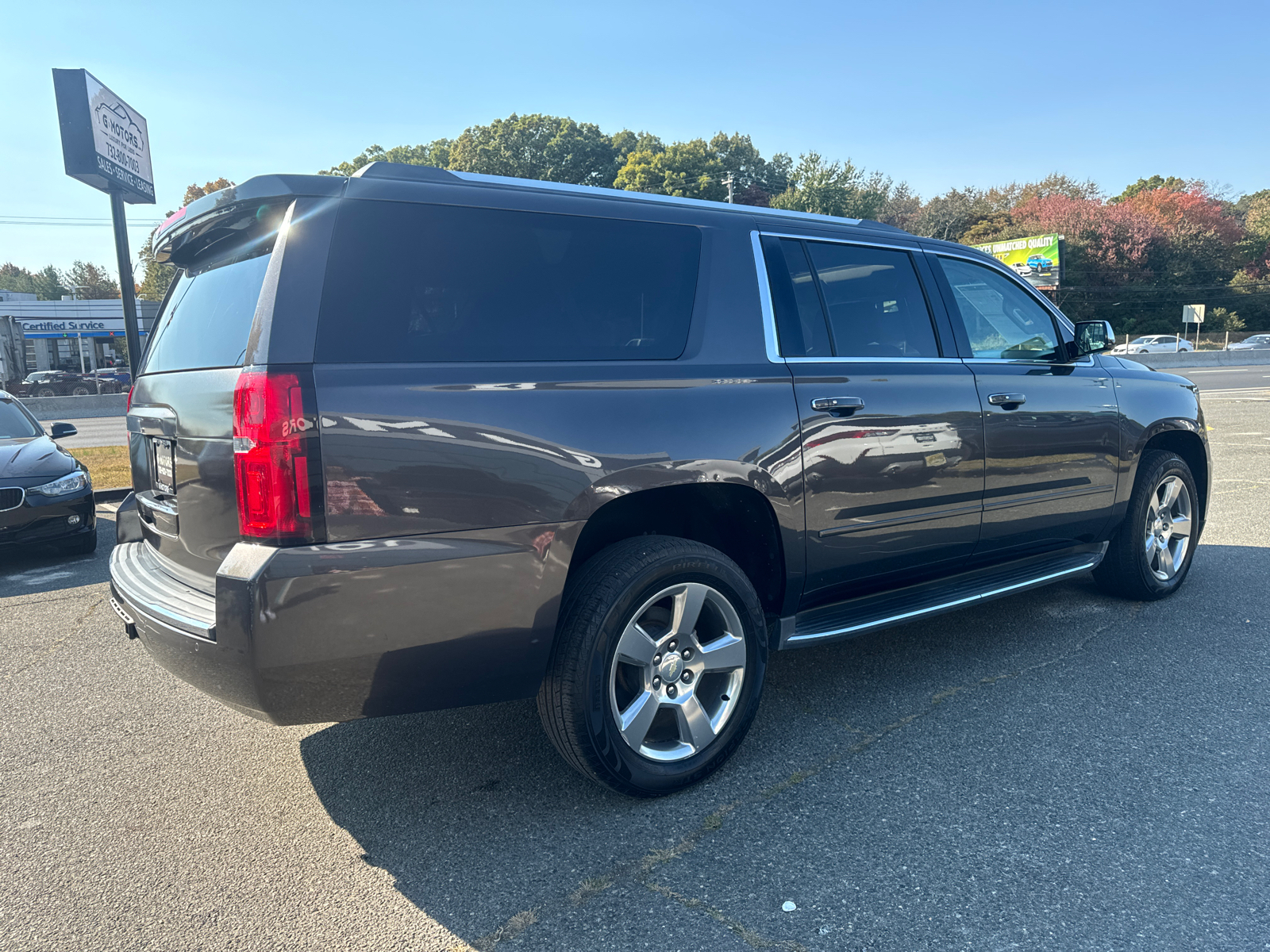 2017 Chevrolet Suburban Premier Sport Utility 4D 10