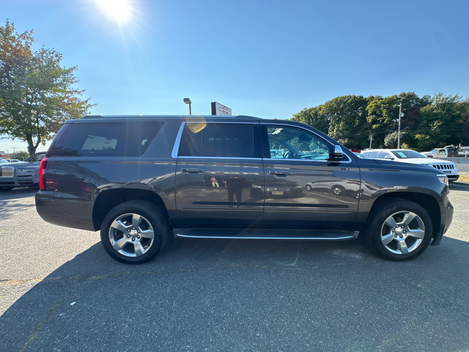 2017 Chevrolet Suburban Premier Sport Utility 4D 11