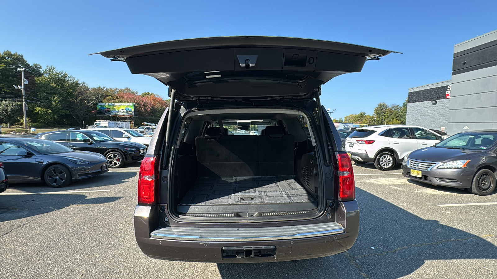 2017 Chevrolet Suburban Premier Sport Utility 4D 20