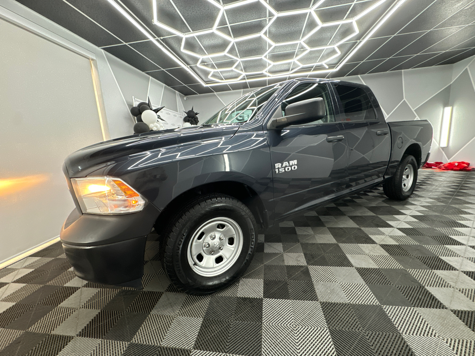 2016 Ram 1500 Crew Cab Tradesman Pickup 4D 5 1/2 ft 2