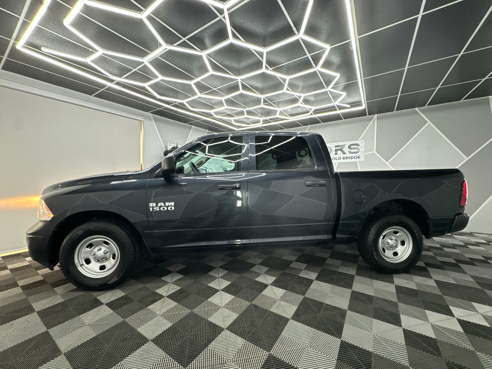 2016 Ram 1500 Crew Cab Tradesman Pickup 4D 5 1/2 ft 3