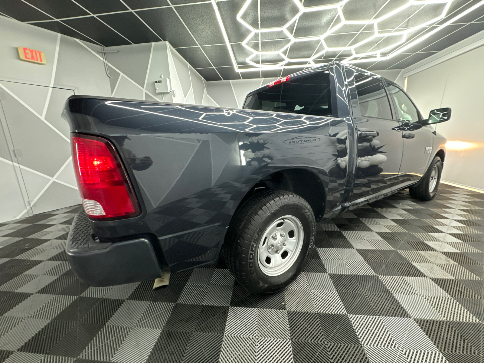 2016 Ram 1500 Crew Cab Tradesman Pickup 4D 5 1/2 ft 10