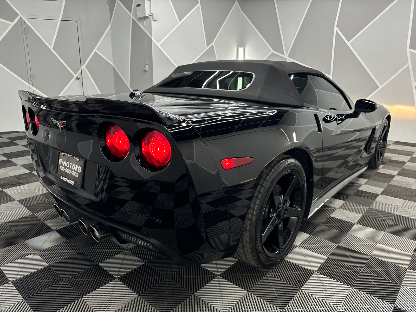 2005 Chevrolet Corvette Convertible 2D 9