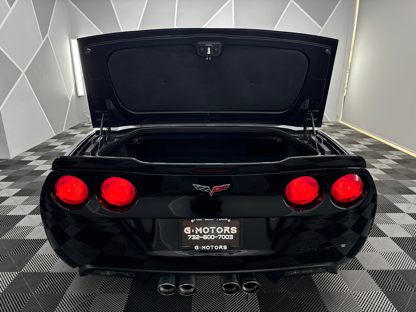 2005 Chevrolet Corvette Convertible 2D 19