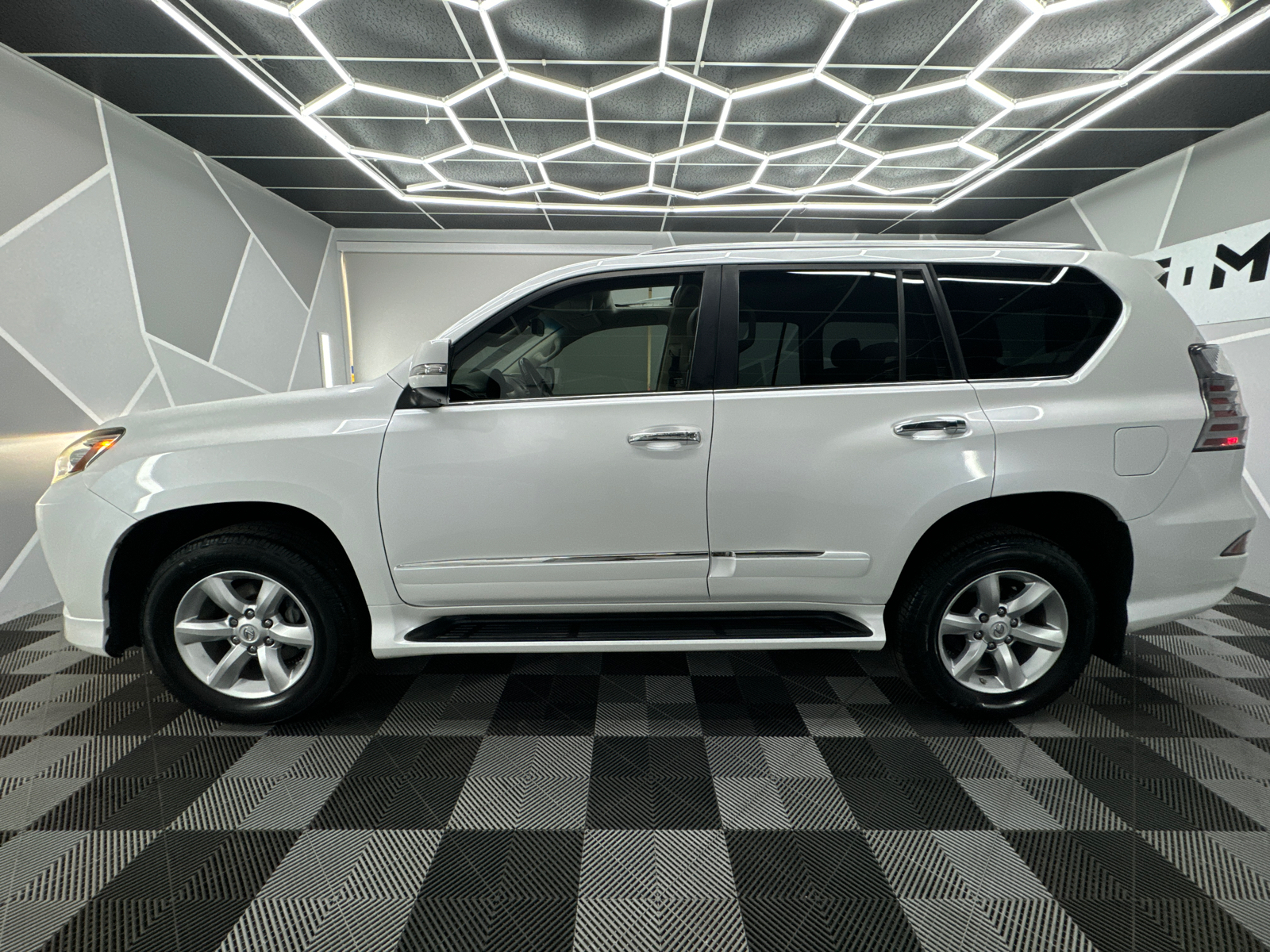 2016 Lexus GX GX 460 Sport Utility 4D 3