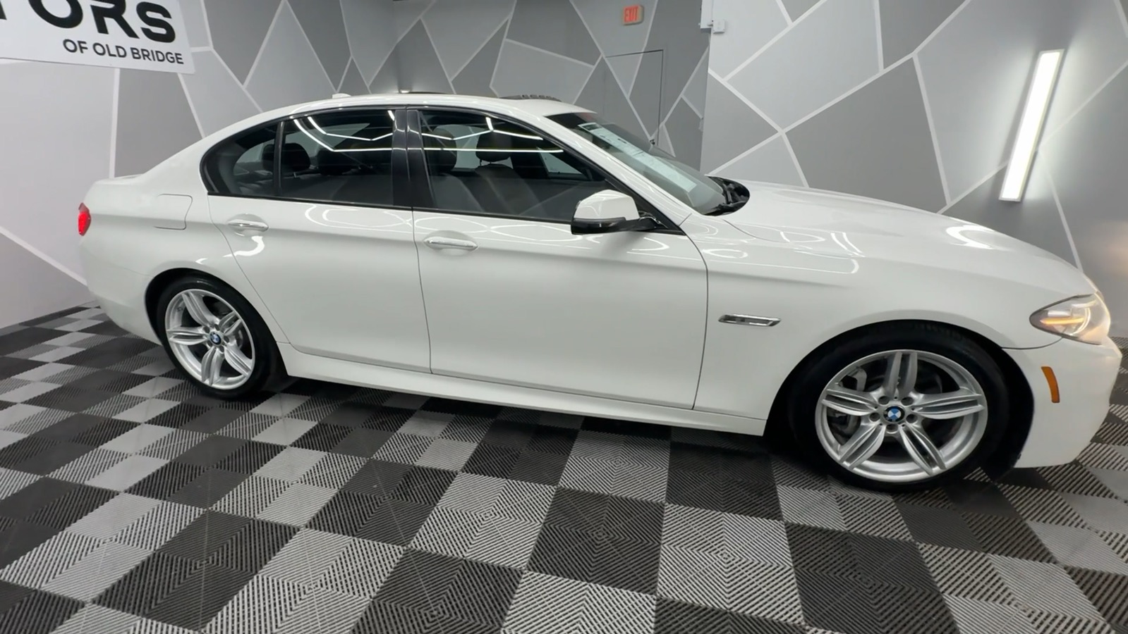 2016 BMW 5 Series 535i Sedan 4D 14