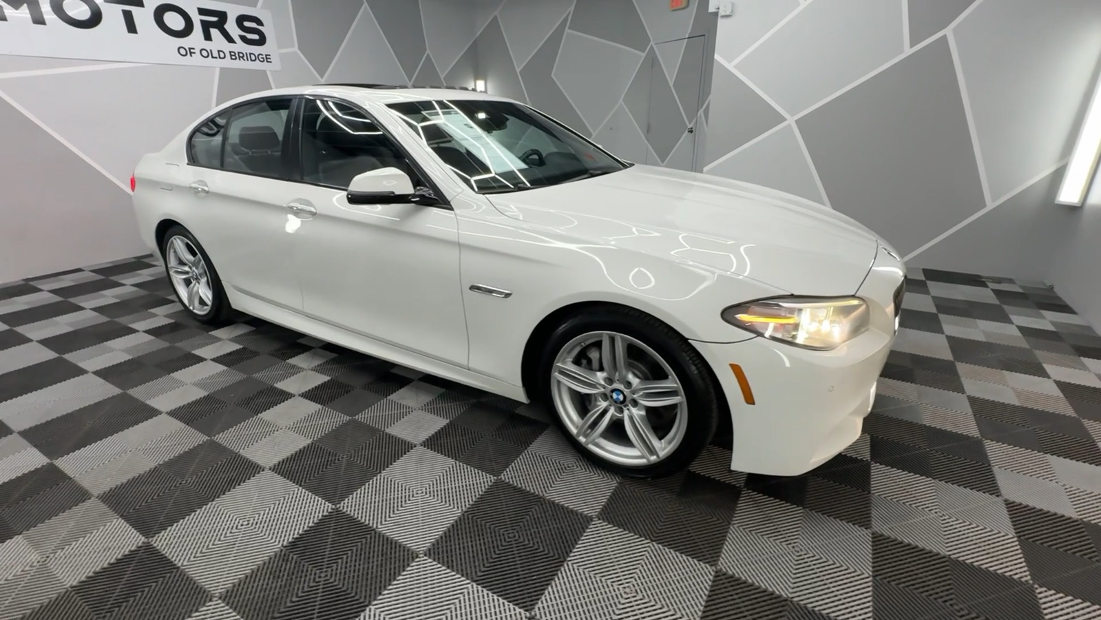 2016 BMW 5 Series 535i Sedan 4D 15