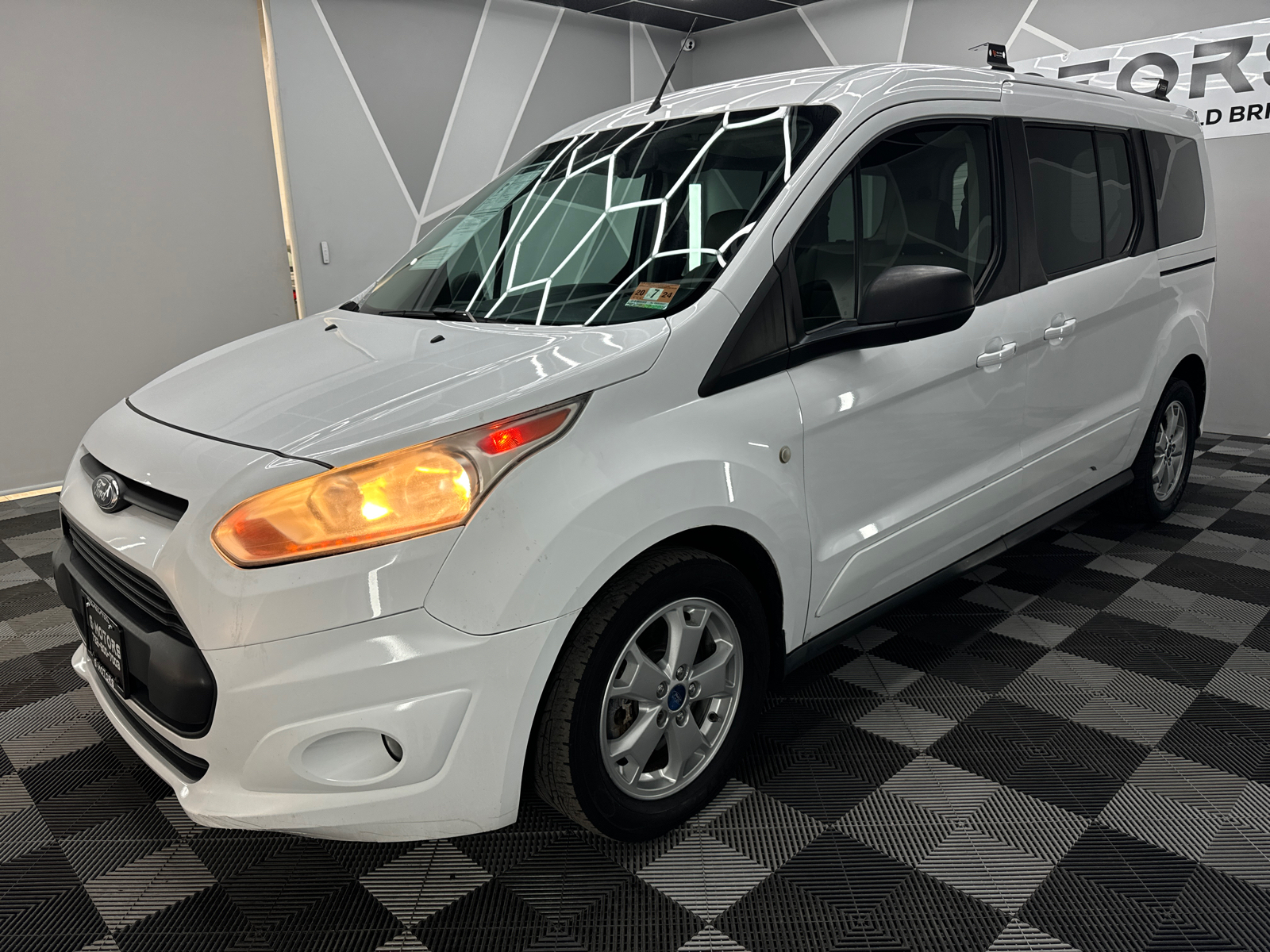 2014 Ford Transit Connect Passenger XLT Van 4D 2