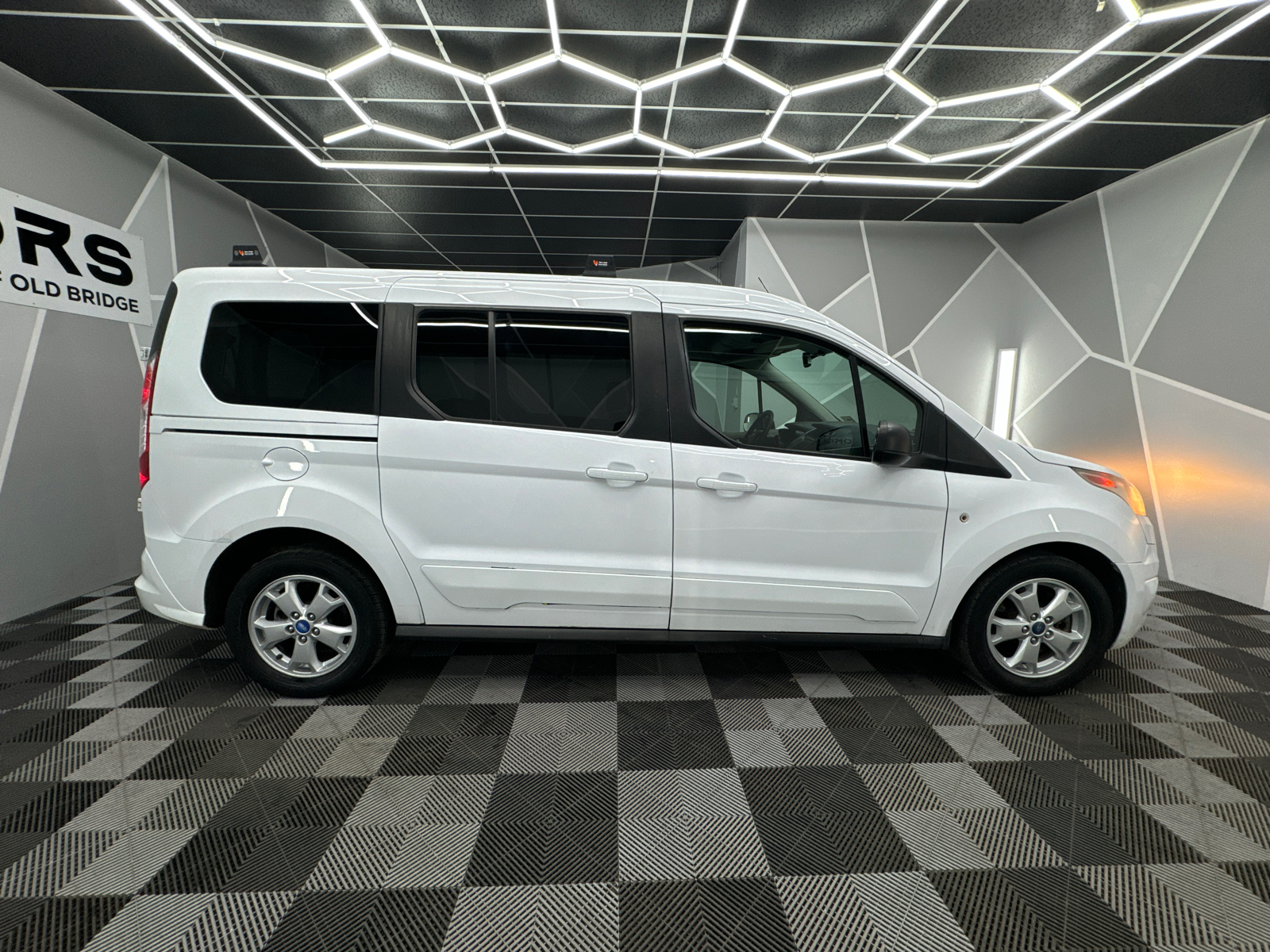 2014 Ford Transit Connect Passenger XLT Van 4D 11