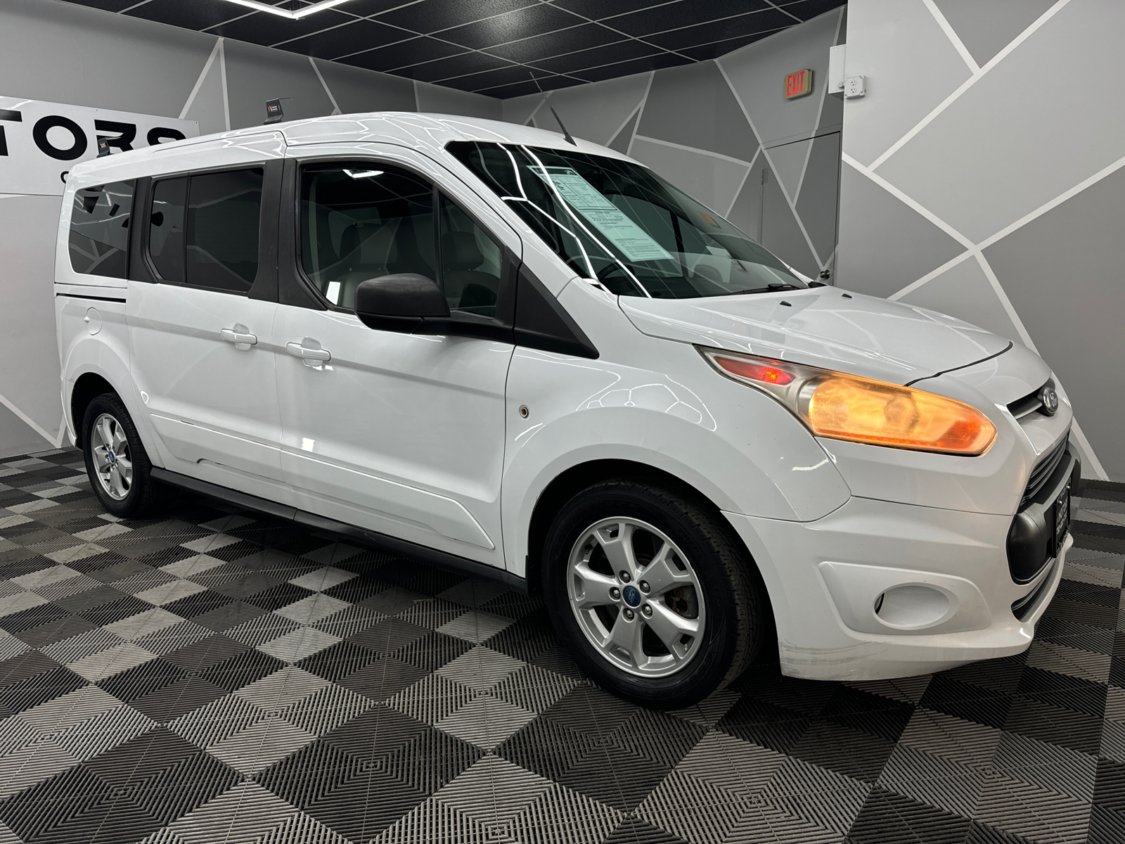 2014 Ford Transit Connect Passenger XLT Van 4D 12