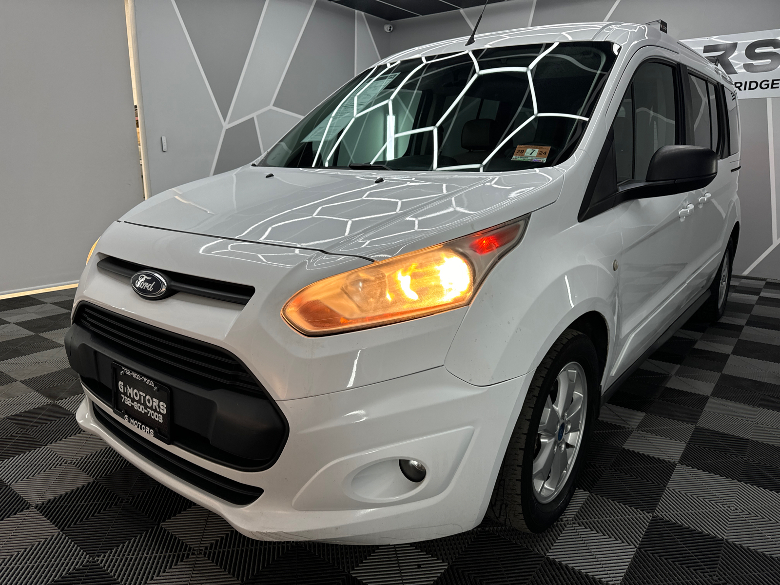 2014 Ford Transit Connect Passenger XLT Van 4D 17