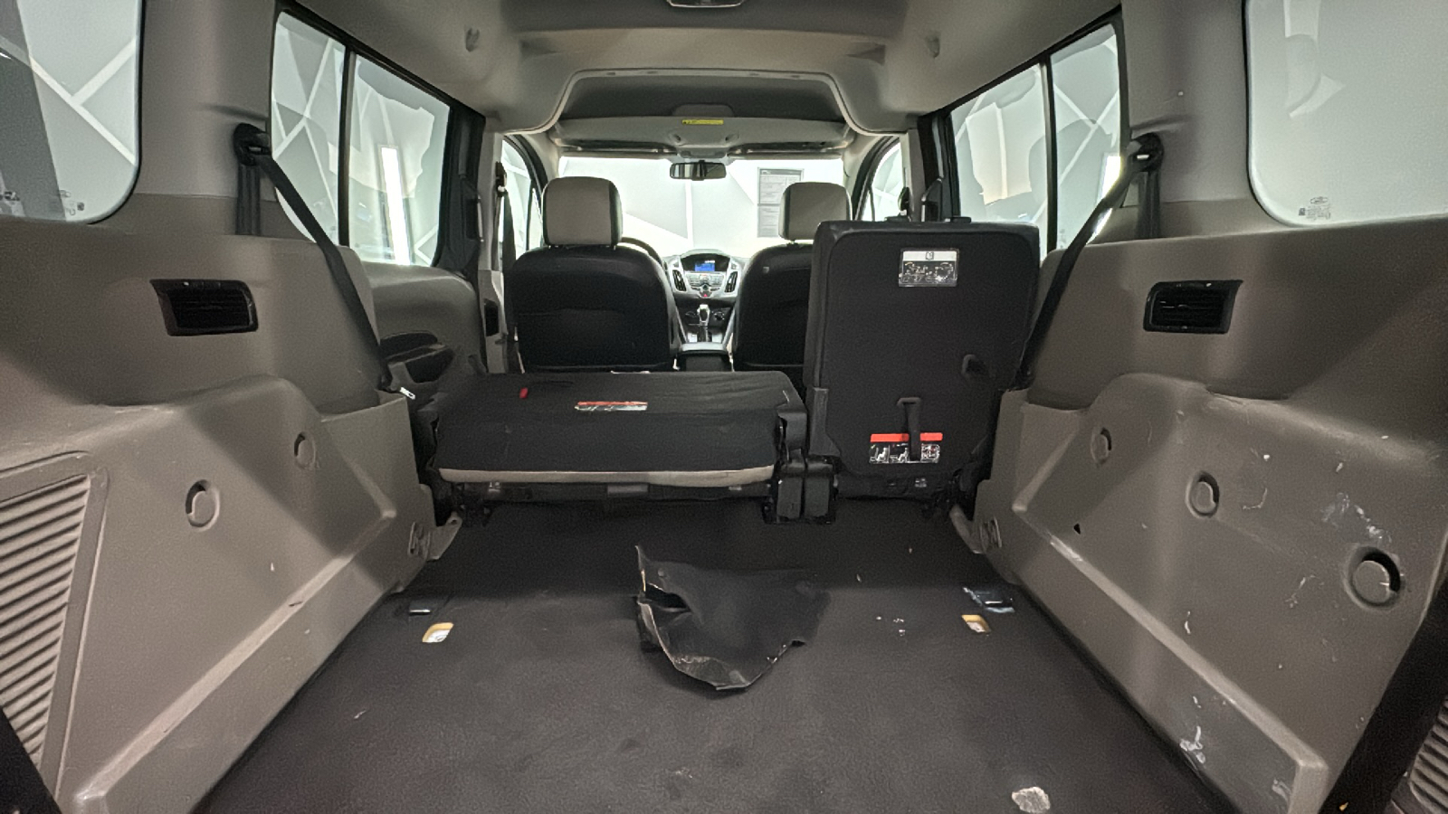 2014 Ford Transit Connect Passenger XLT Van 4D 22