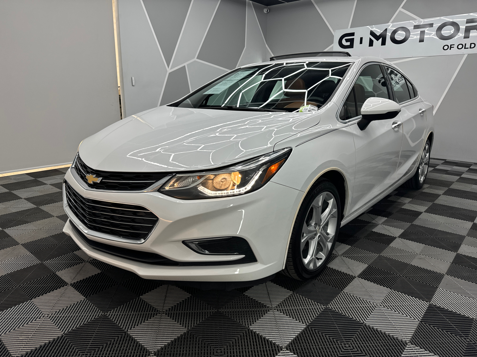 2018 Chevrolet Cruze Premier Sedan 4D 1