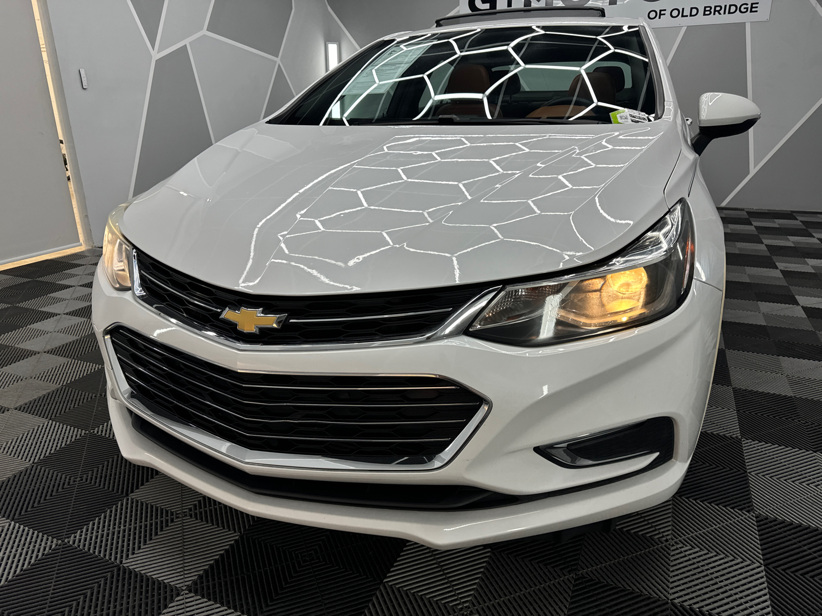 2018 Chevrolet Cruze Premier Sedan 4D 16