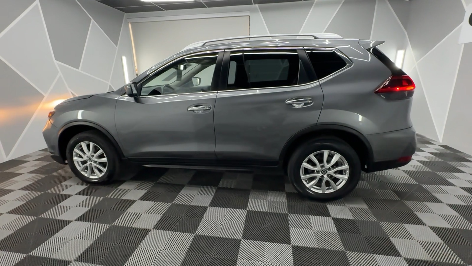 2020 Nissan Rogue SV Sport Utility 4D 4