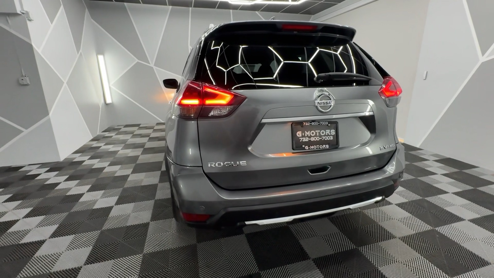 2020 Nissan Rogue SV Sport Utility 4D 7