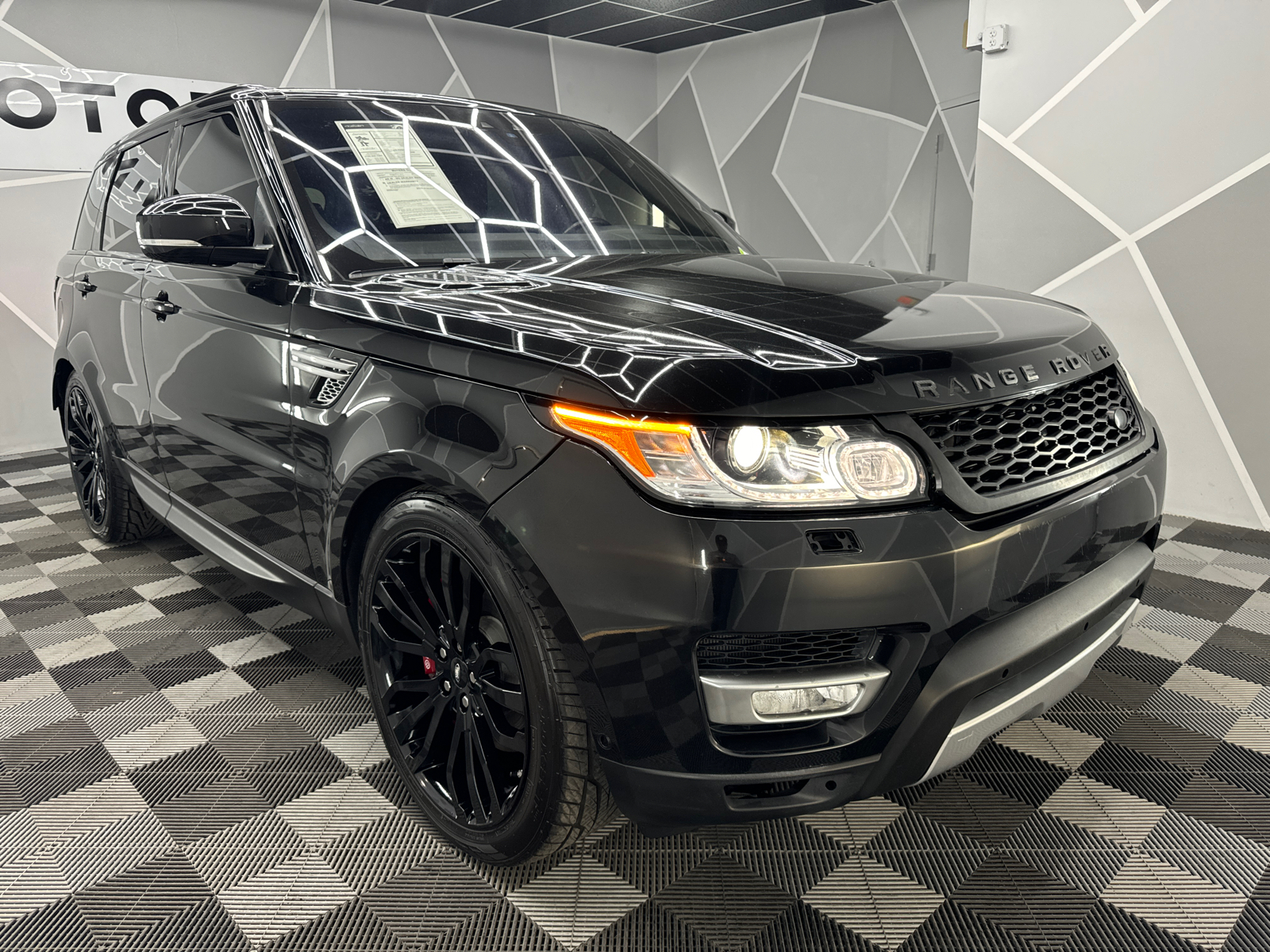 2017 Land Rover Range Rover Sport Supercharged Dynamic Sport Utility 4D 9