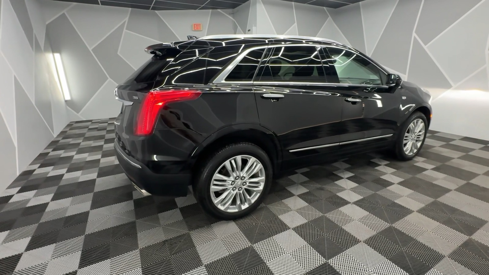 2019 Cadillac XT5 Premium Luxury Sport Utility 4D 9