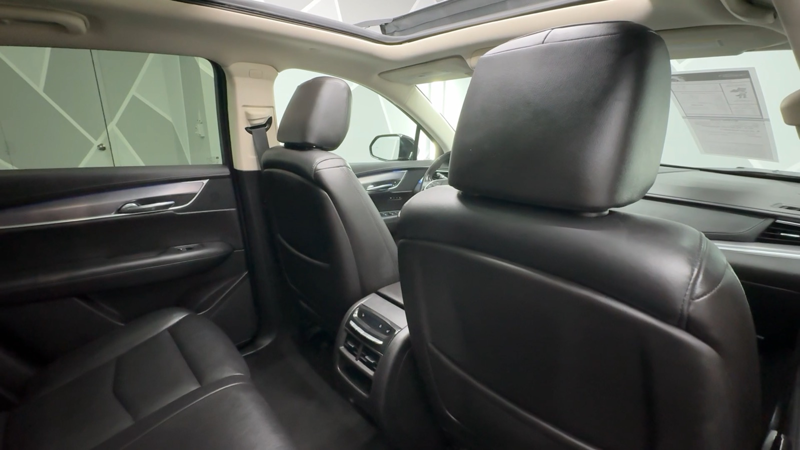 2019 Cadillac XT5 Premium Luxury Sport Utility 4D 28