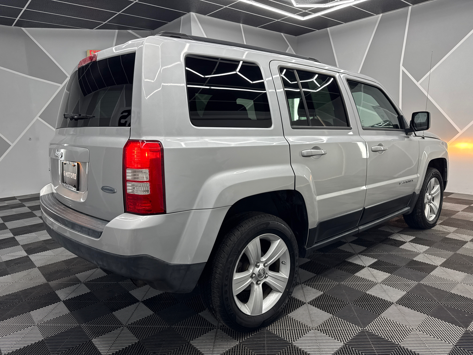 2011 Jeep Patriot Sport Utility 4D 10